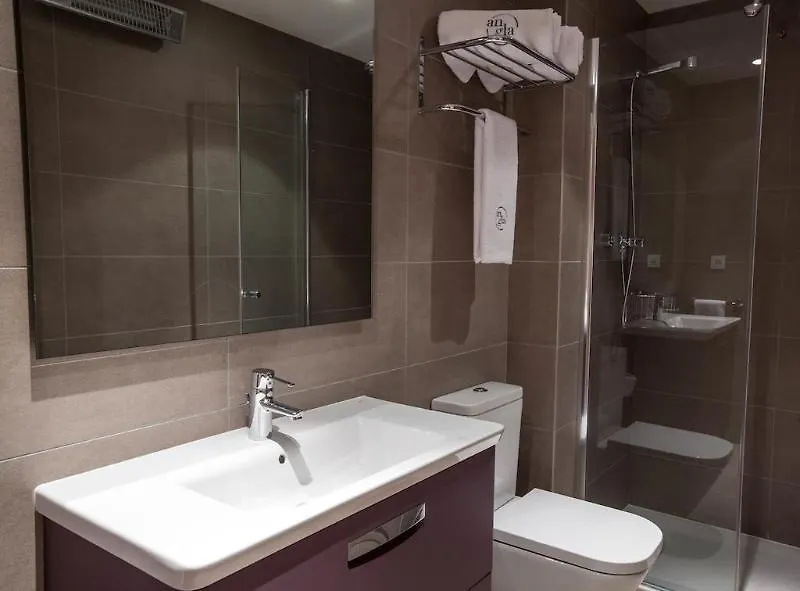 Cosmo Apartments Concell De Cent Barselona İspanya