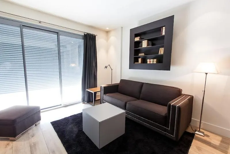 Cosmo Apartments Concell De Cent Barselona İspanya
