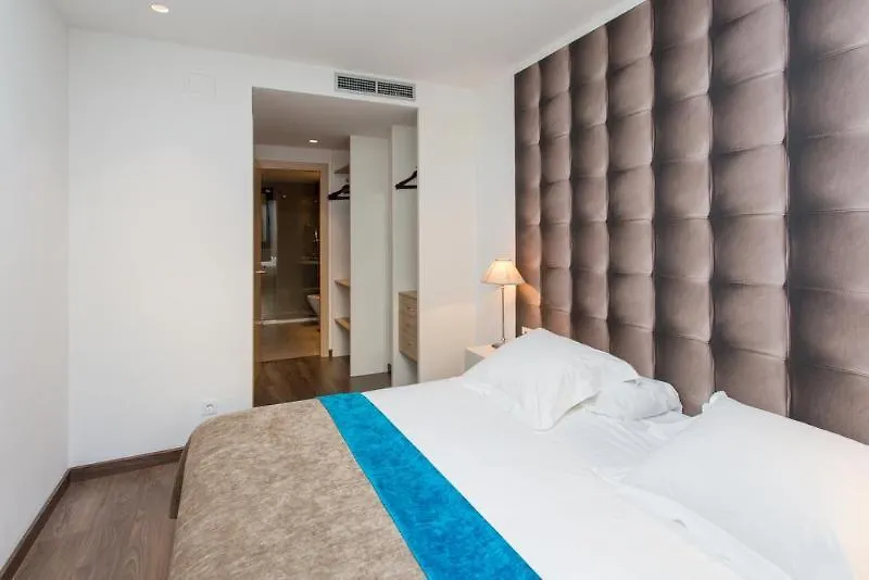 Cosmo Apartments Concell De Cent バルセロナ 0*,  スペイン